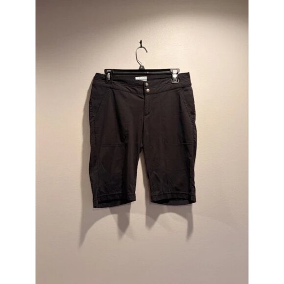 Columbia Omni-Shield Black Women's Size 6/38 Bermuda Shorts Advanced Repellency - Picture 1 of 4